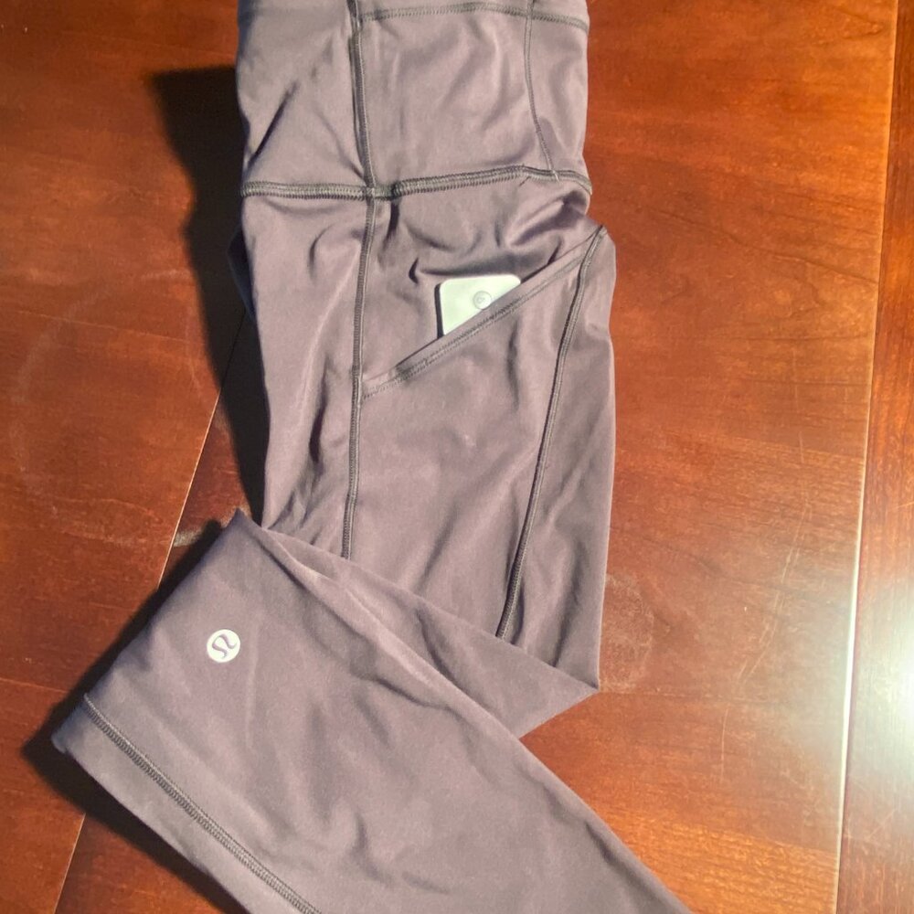Lululemon - Picture 3 of 6
